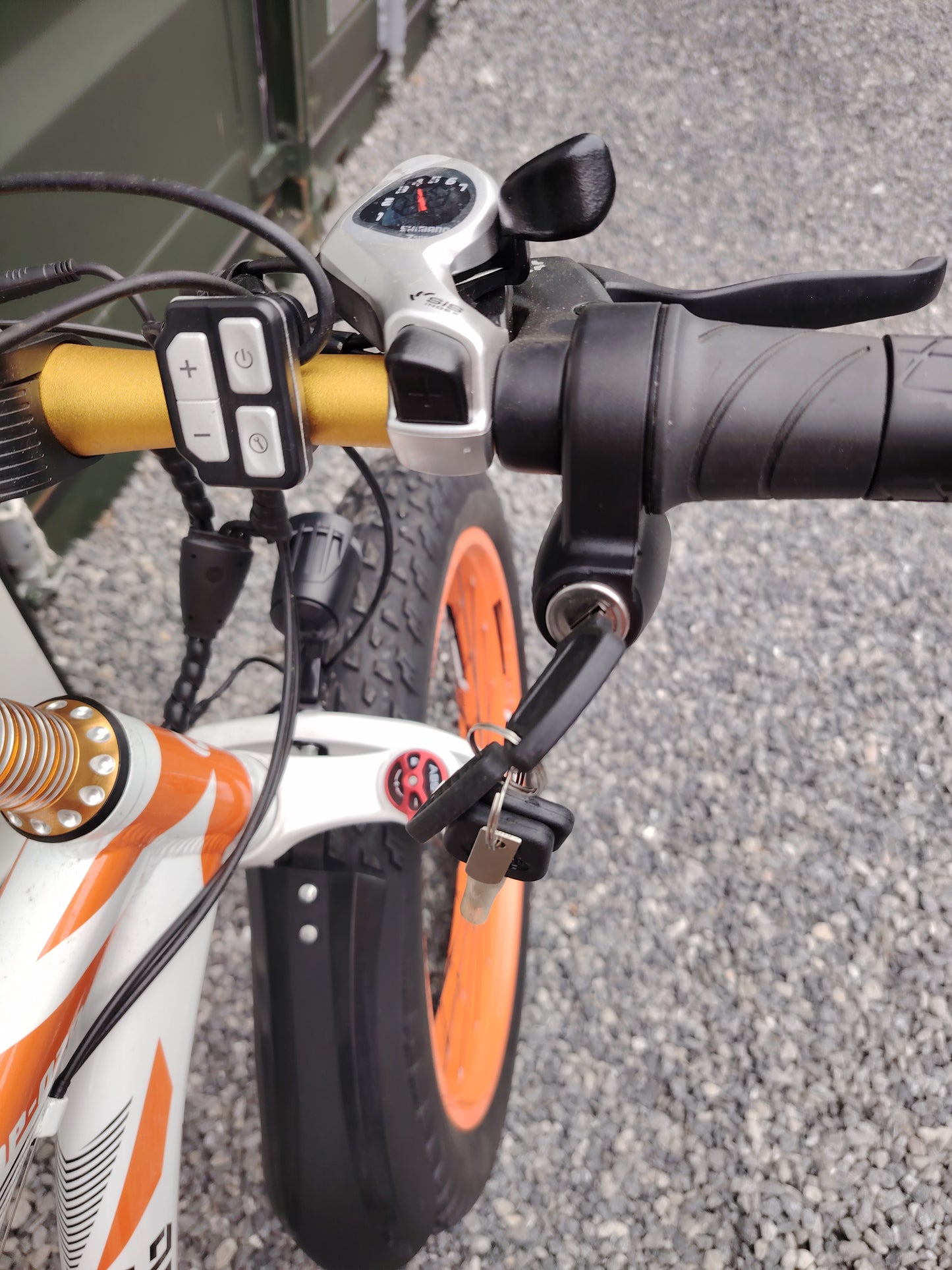 1 Only left * Eco-Flying TOP-20 Fat Tyre electric mountain bike 1000w 17Ah.